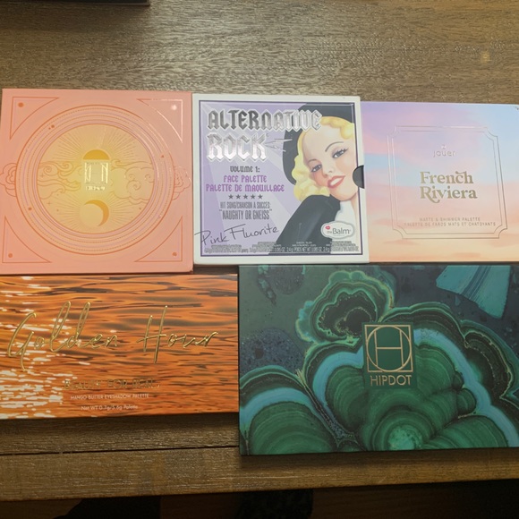 Bundle of 5 never used and very gently used palettes